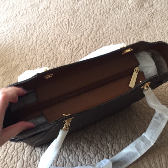 Michael Kors Jet Set Logo Tote Bag - Picture 6 of 8